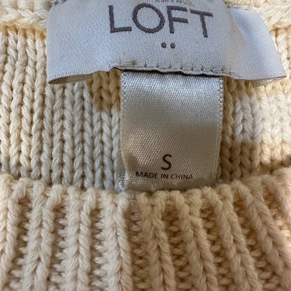 Loft Cream Long Sleeve Sweater Size Small - Picture 4 of 4
